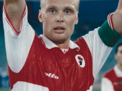 Due anni e mezzo dopo le conseguenze di un mieloma non diedero scampo al 46enne svedese Klas Ingesson, protagonista al San Nicola dal 1995 al 1998 

